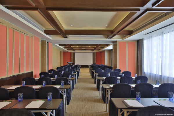 Holiday Inn & Suites MAKATI (Makati City)